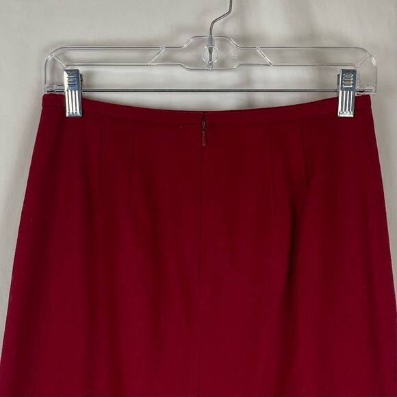 LOFT Red With Black Embroidered Floral Wool Blend CottageCore Skirt NWOT Size 4P - Picture 5 of 11
